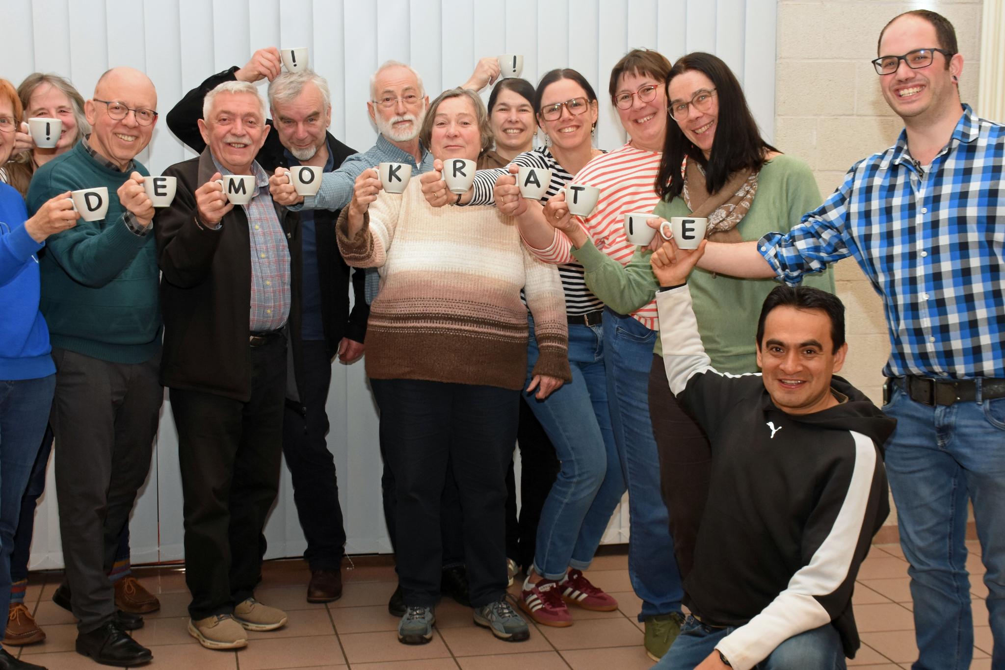 Der Pfarrgemeinderat lädt alle Interessierten zu einem Getränk ein, um gemeinsam anzustoßen.